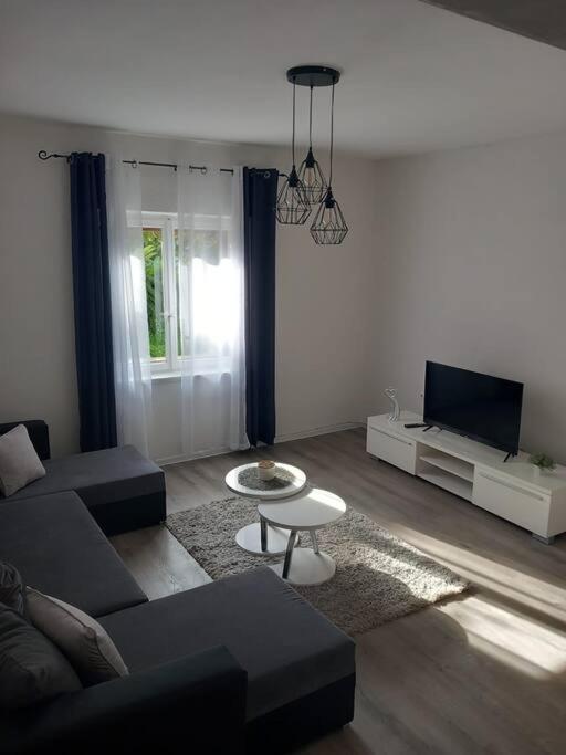 Apartment Dora-100M From The Central Beach Makarska Eksteriør billede